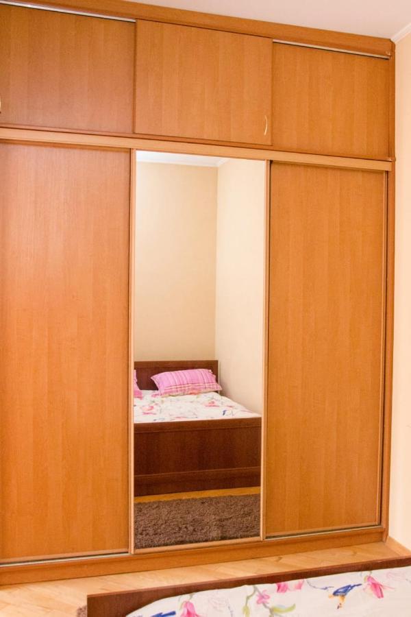 Svobody Avenue Apartment Lviv Exteriör bild